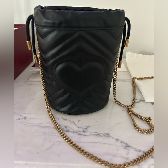 Gucci GG Marmont Matelasse Black
Leather Chain Mini Bucket Shoulder Bag Cuore - Picture 2 of 7